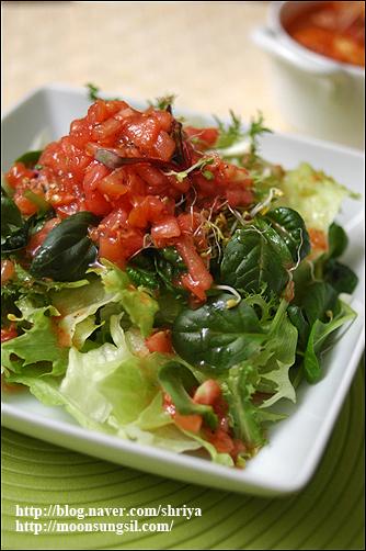 건강의 파수꾼 토마토드레싱샐러드와 토마토스프