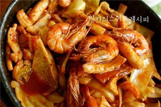 얼큰하고 구수한 해물떡찜