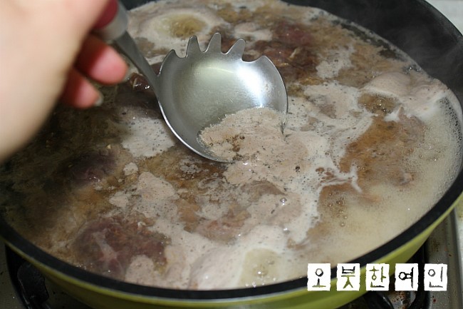황금뚝배기 이미지